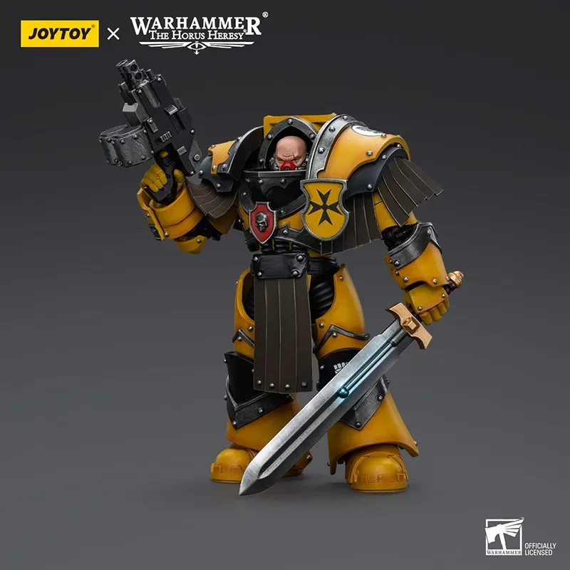 Фото JOYTOY Warhammer 1/18 фигурки императорских кулаков легион катафологии сержант с силовым мечом фигурка модель игрушка подарки для мальчика №1