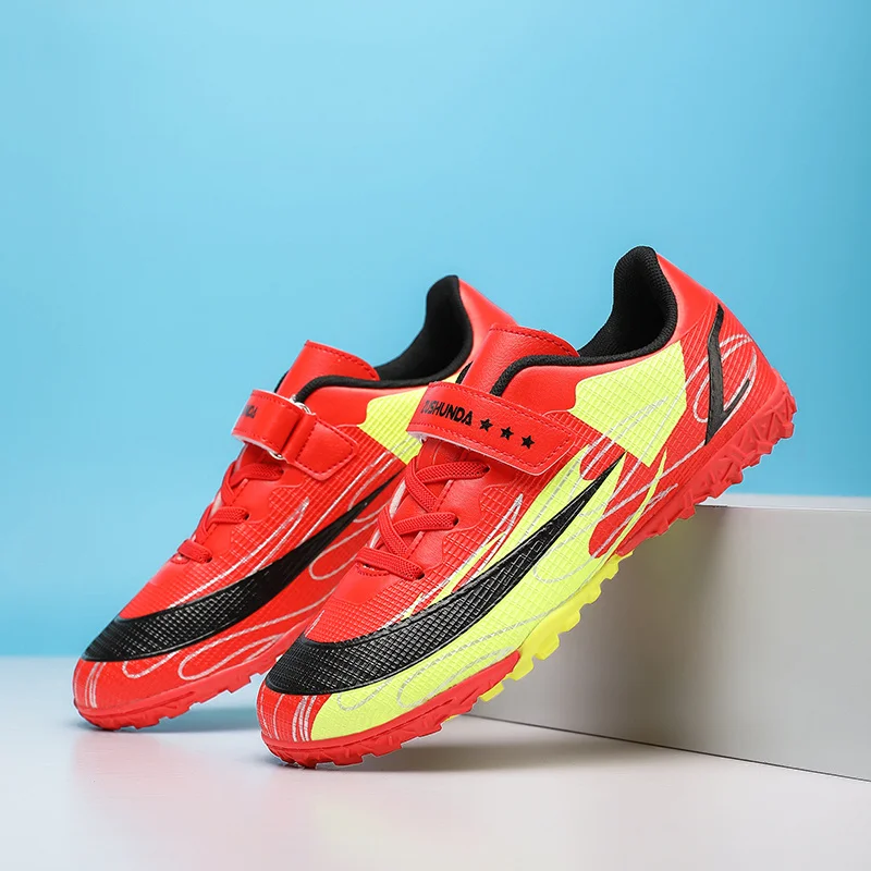 2023 Fashion Red Children Football Shoes Turf Non-slip Kid's Soccer Boots Light Breathable Kids Futsal Shoes zapatos futbol niño