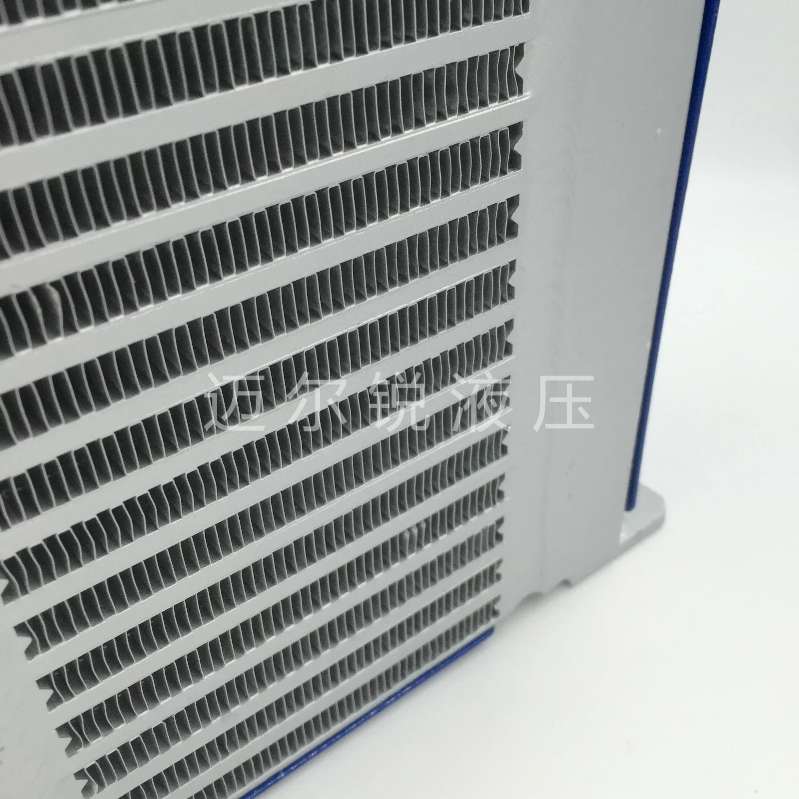 Гидравлический масляный радиатор с охлаждением воздуха