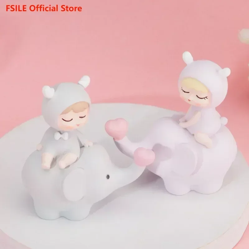 

FSILE Innovative Cartoon Bobblehead Car Ornaments, Delicate and Cute Children's Room Decoration, Healing and Knot Couple Gifts