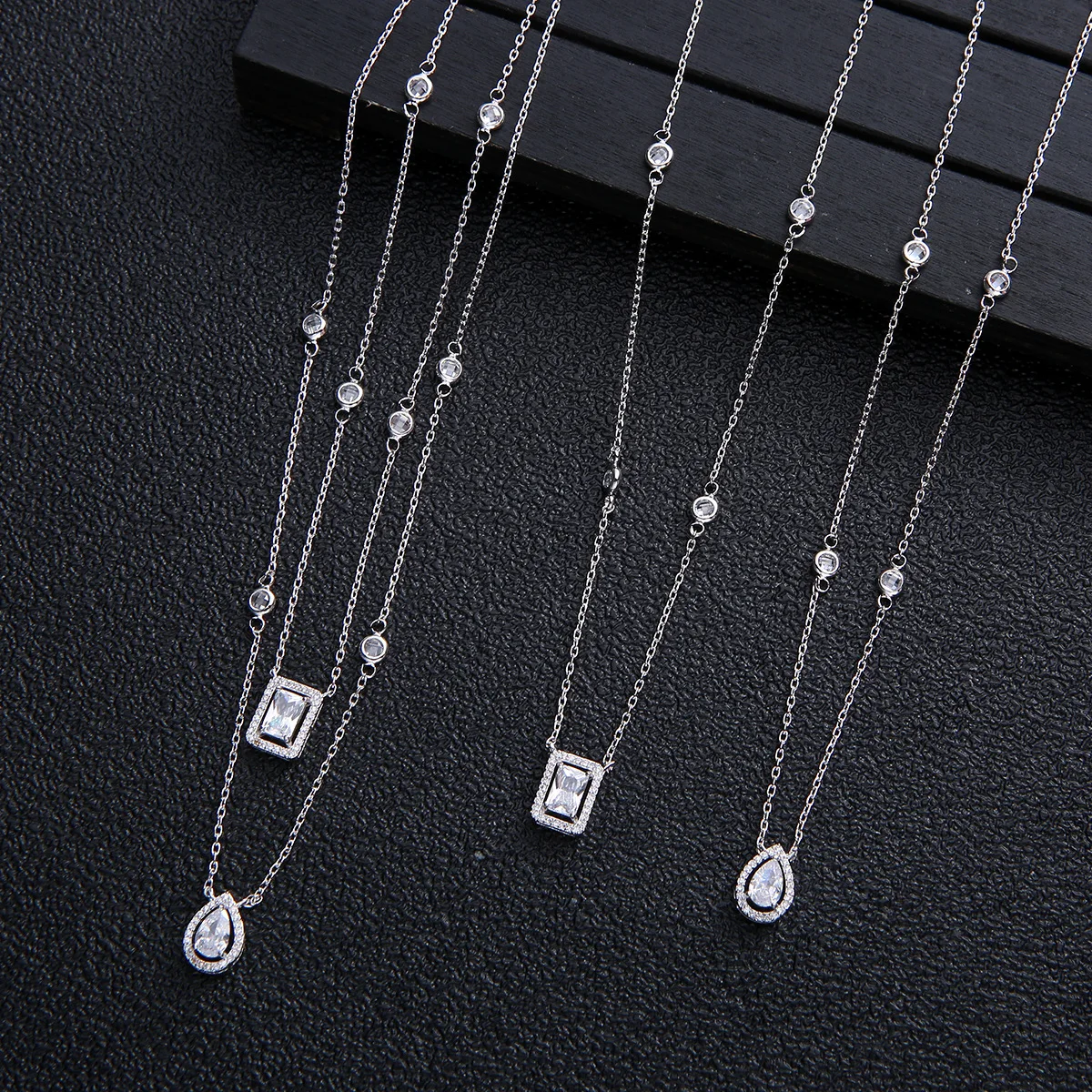 

Sexy Glamour Ladies Necklace Fashion Double Layer Cute Geometric Pendant Shiny Ladies Necklace Banquet Luxury Jewelry Gifts