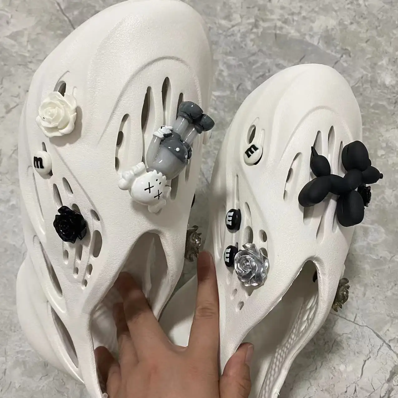 

Summer Women Sandals With Crystal Charms Rhinestones Clogs Unisex Outdoor Beach Sandals Slippers Flip Flops Lover EVA Home Shoes