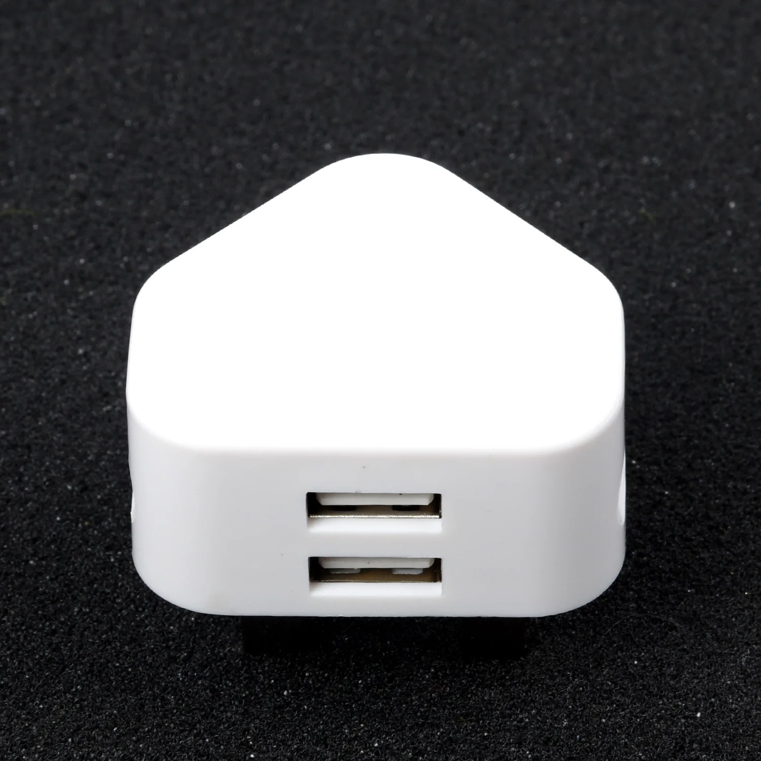 2.1A Быстрая двойная двухпортовая зарядка USB-порт UK Mains Wall Plug Adapter 3 Pin для зарядки iPhone, iPod, камеры и мобильного телефона.