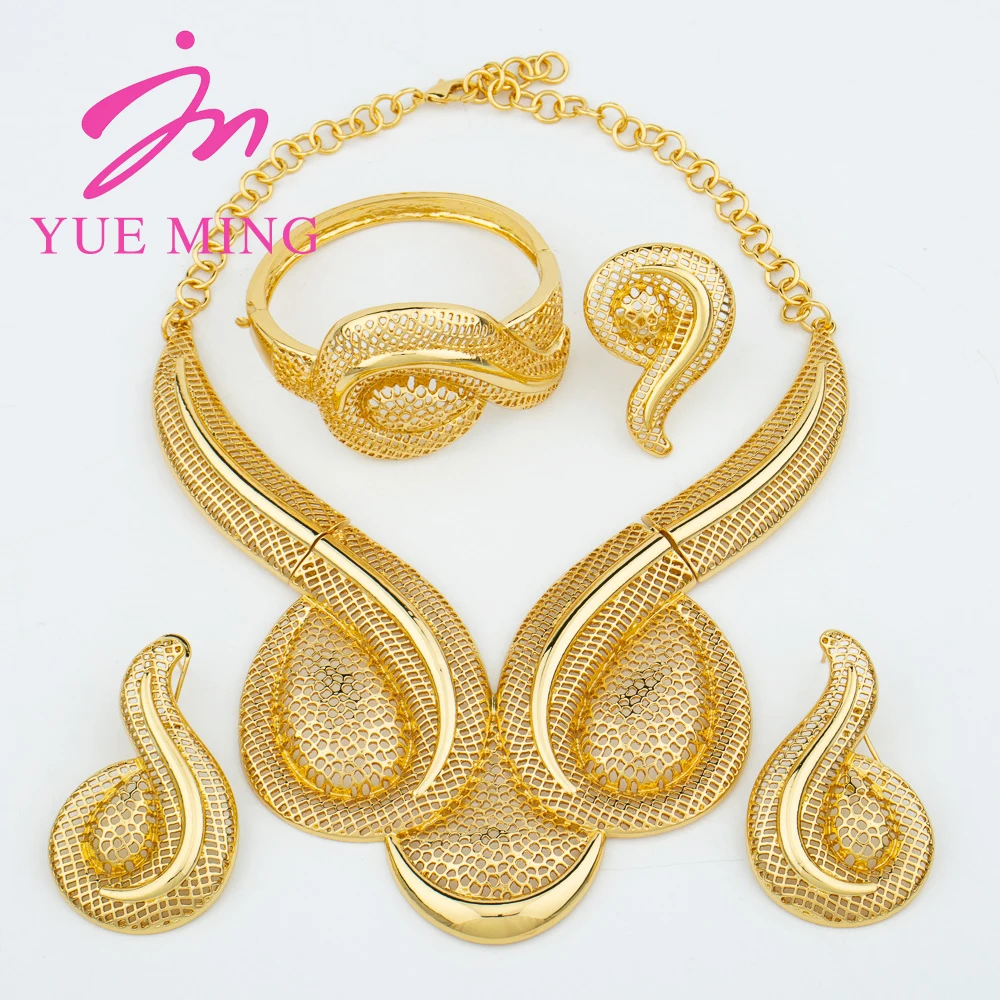 

Woman Jewelry Set Dubai Gold Plated Earrings Copper Material Hollow Surround Necklace Flower Style Bracelet Rings Luxury Jewelry