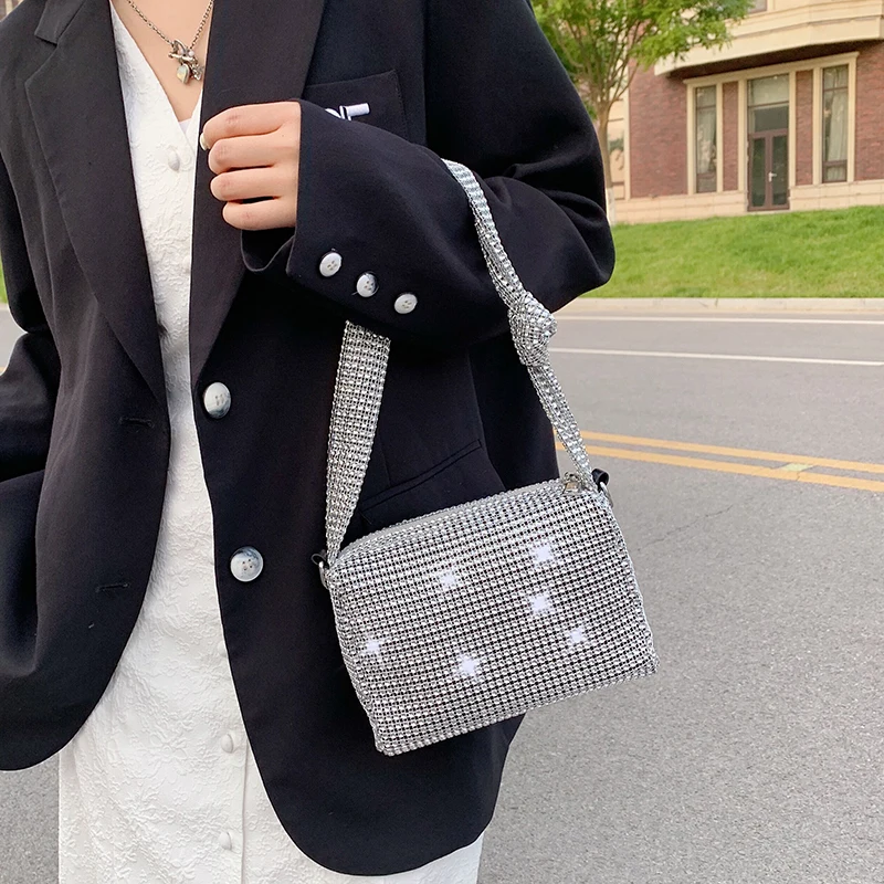 Ladies Fashion Luxury 2022, diamond-encrusted handbag, sparkling diamond luxury brand, chain slanting bag