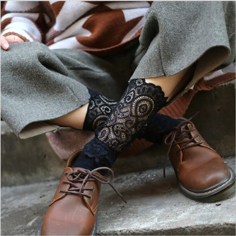 

Women's Socks Fashion Peacock Pattern Lace Socks Korean Version Pile Socks Cotton Bottoming Boots Hollow Princess Grace Socks