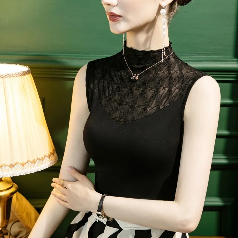 # 4438 Черная футболка без рукавов женская с разрезом кружевная обтягивающая