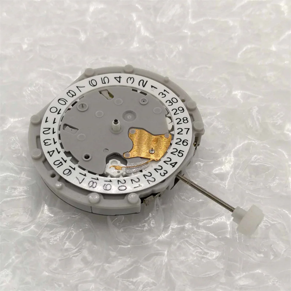 

Exquisite Watch Movement PE70 Six-Pin Multi-Kinetic Quartz Movement 3/6/9 Small Disc Single Calendar Movement