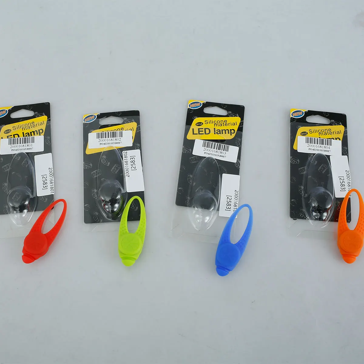 

LED Dog Collar Light Silicone Glowing Dog Collar Lamp with 3 Modes Clip-On Anti-lost Light Outdoor Safety Night Lights Charm Pet