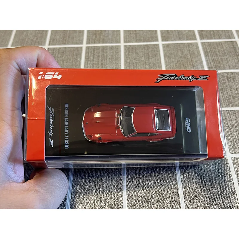 Коллекционная модель Nissan Fairlady S30 Inno64 1:64