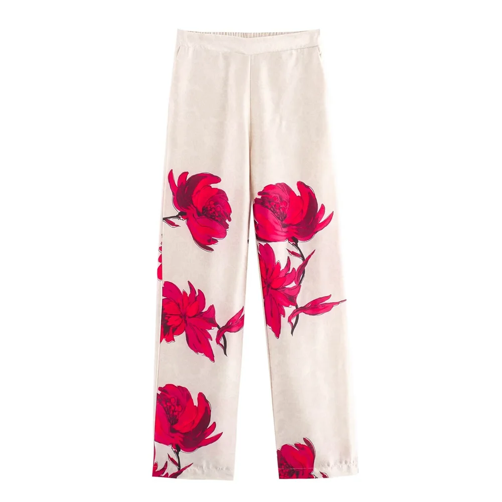 Костюм женский из куртки с длинным рукавом и брюк поясом на резинке