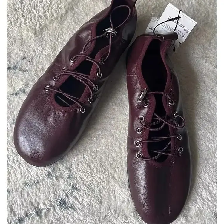 Женские кожаные сандалии на плоской подошве с круглым носком