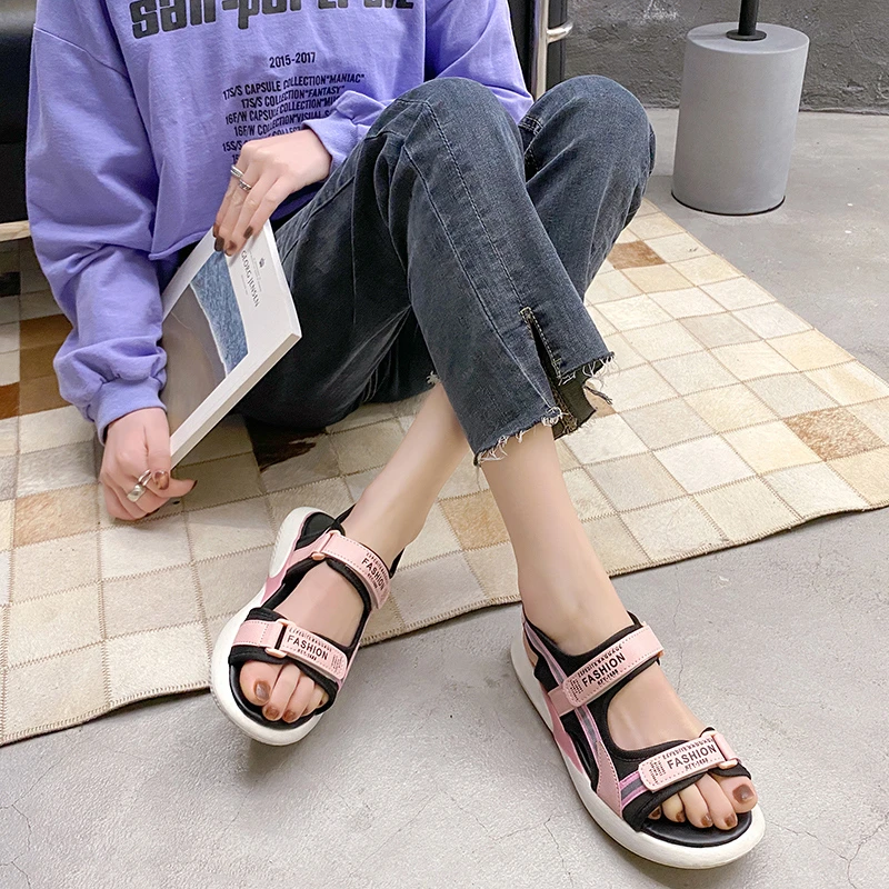 

Повседневные школьные сандалии, модная удобная женская обувь на толстой подошве с открытым носком, женская обувь на липучке, Популярные уни...