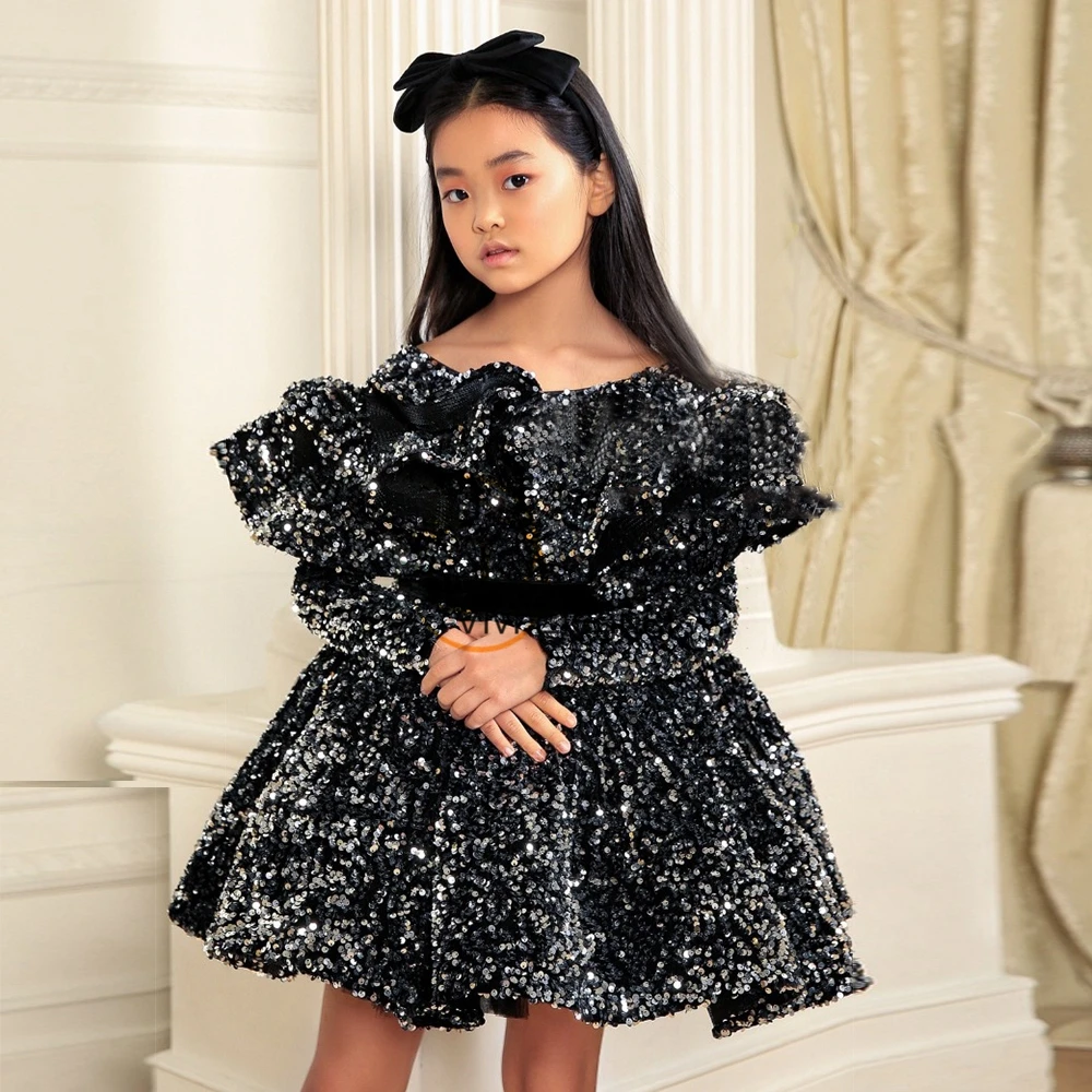 

Black Velvet Sequined Flower Girl Dresses for Princess 2023 Strapless Full Sleeve Zipper Back Wedding Party Gowns for Princess