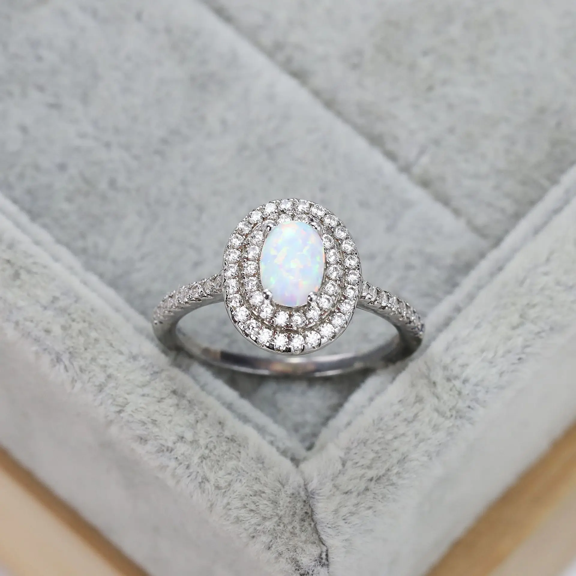 

Роскошное кольцо из стерлингового серебра S925 пробы с овальным опалом и бриллиантом Модные женские обручальные кольца в европейском и амери...