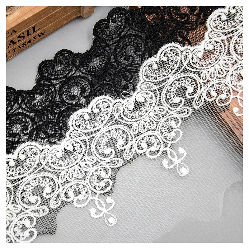 Кружевная лента Saundylasi белая/черная полиэстер/хлопок 10 см