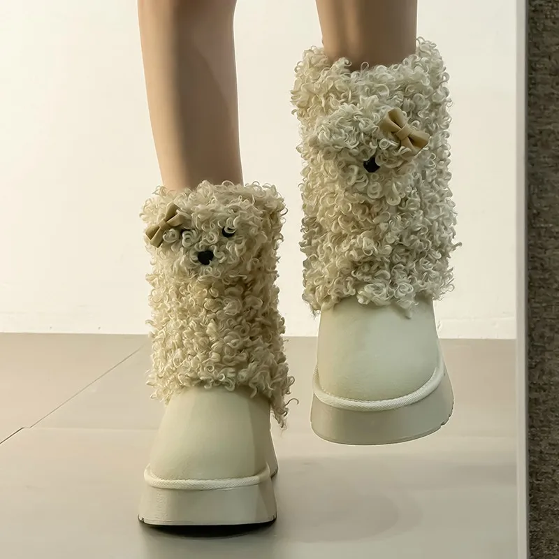 Белые сапоги до середины икры. Женская обувь. Плюшевые сапоги. Женские