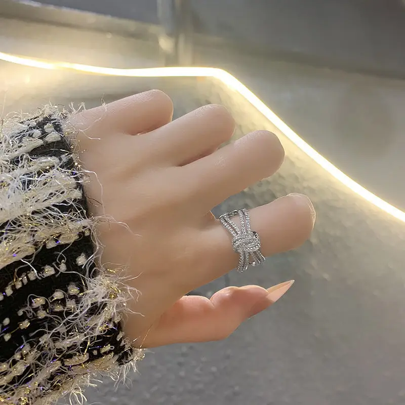 

Temperament Fashion Flash Diamond Ring Woman Ins Temperament Fashion Ring Cold Wind Personality Luxury Index Finger Jewelry 2022