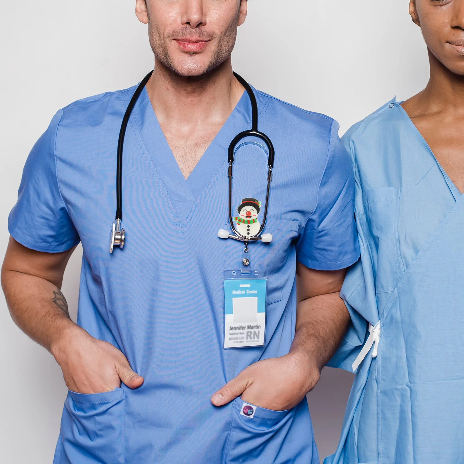 

4pcs Cartoon Badge Reel Snowman Badge Buckle Nurse Badge Holder Badge Clips