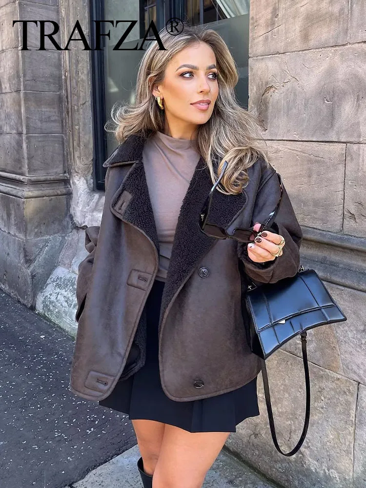 

Женская однобортная куртка с отложным воротником и длинными рукавами