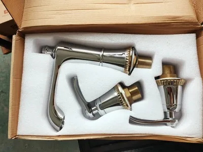 Античный смеситель для ванной комнаты под розовое золото с рисунком WitJade