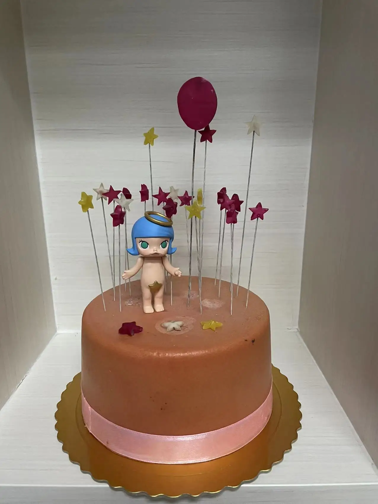 

Decorative ornaments of sugar cake