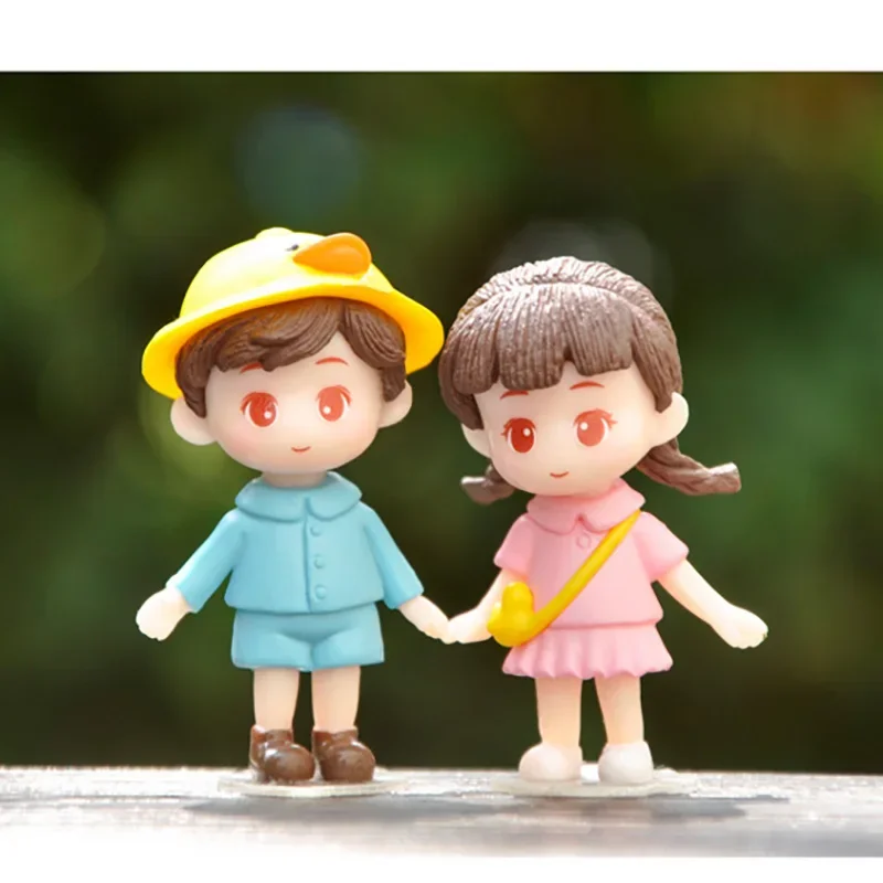 

Миниатюрные фигурки влюбленных из ПВХ