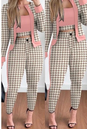 Женский комплект из трех предметов куртка с длинным рукавом и брюки в клетку