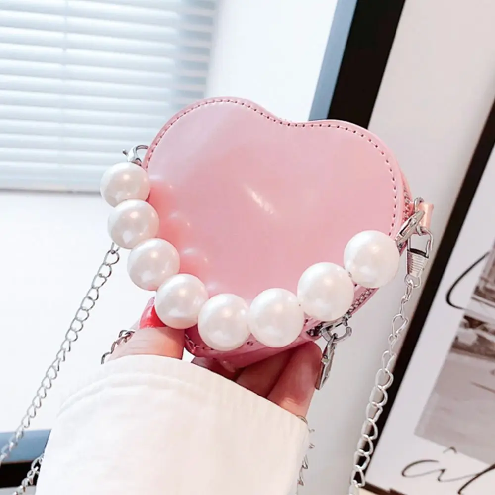 

Fashion Heart Shape Design Small Handbag Women Fashion Pearl Handle Female Messenger Bag Portable Chains Ladies Shoulder Bags