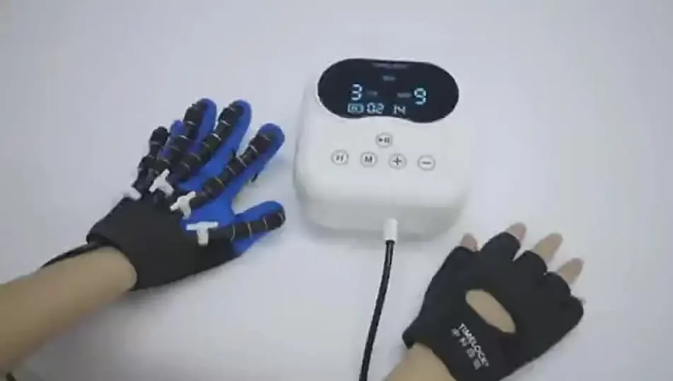 

The latest physiotherapy equipment of mirrored gloves is safe and convenient to restore hand functions