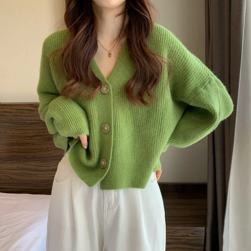 

Korean version V-neck knitted cardigan women loose 2023 new solid color lazy wind long sleeve soft waxy temperament top
