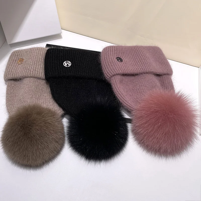 

2023 Real Natural Fur Pom Poms for Hats Angora Rabbit Fur Winter Hat for Women Knit Beanies Designer Hat Female Warm Soft Cap