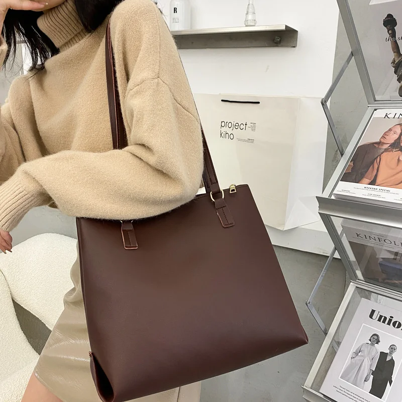New 2022 Women Shoulder Bag Shopping And Travel Bags Large Capacity Handbags Winter Autumn Style Simple Fashionable Tote Bags