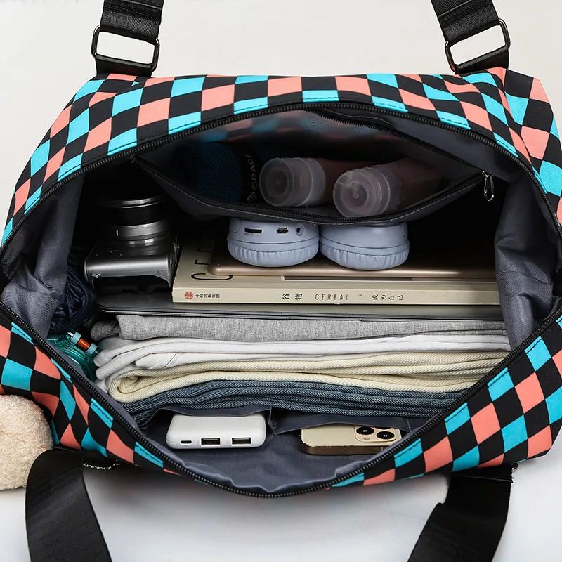 Large Capacity Women Travel Bag Plaid Female Gym Yoga Bags Waterproof Outdoor Sports Bags Weekender Handbags Shoulder Bags 2022
