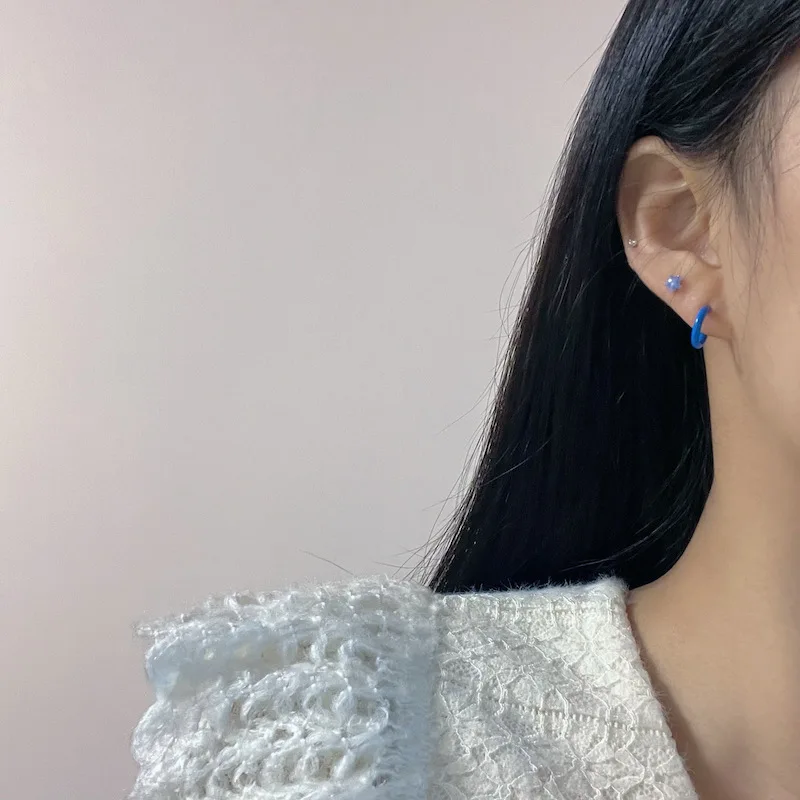 Набор серег-гвоздиков из серебра пробы с синими иглами |