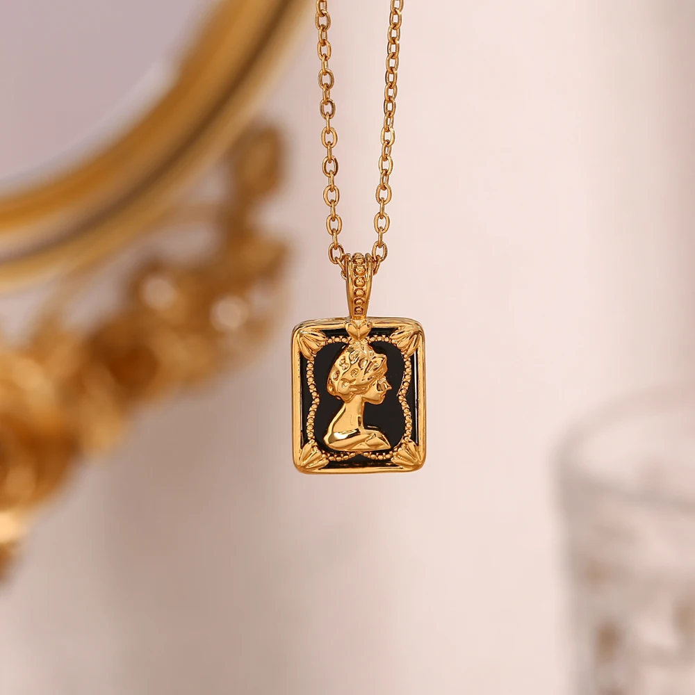 

Vintage Jewelry Accessories Black Square Gold Plated Elizabeth Pendant Necklace For Women Stainless Steel Portrait Necklaces