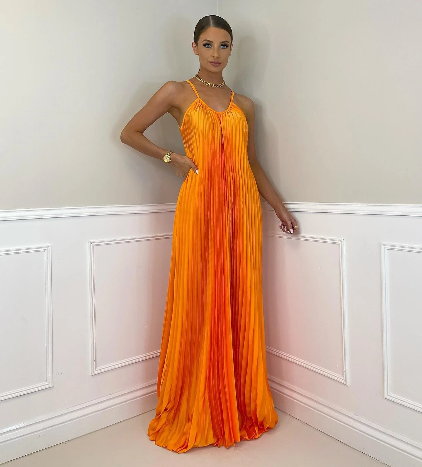 

2023 New in Women Pleated Maxi Dress Female Elegant Sleeveless Sling Banquet Sundress Summer Solid Backless Vacation Wear