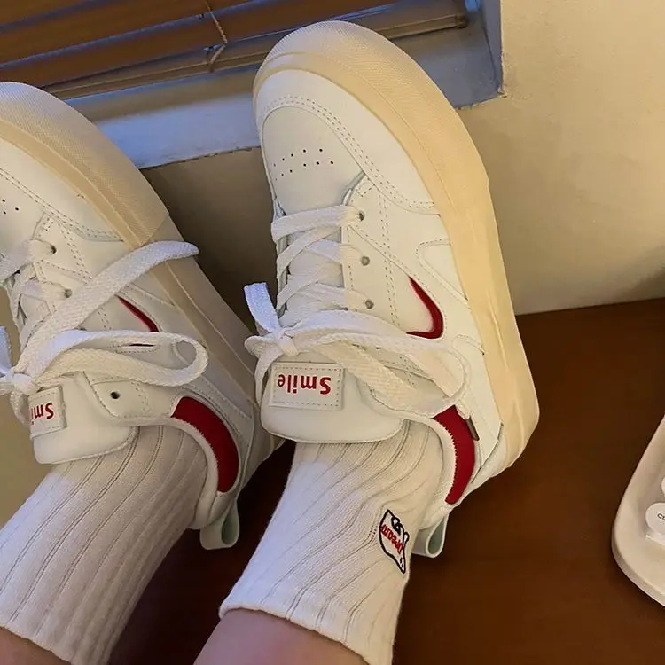 2022 new fashion vintage versatile skateboard shoes women's shoes