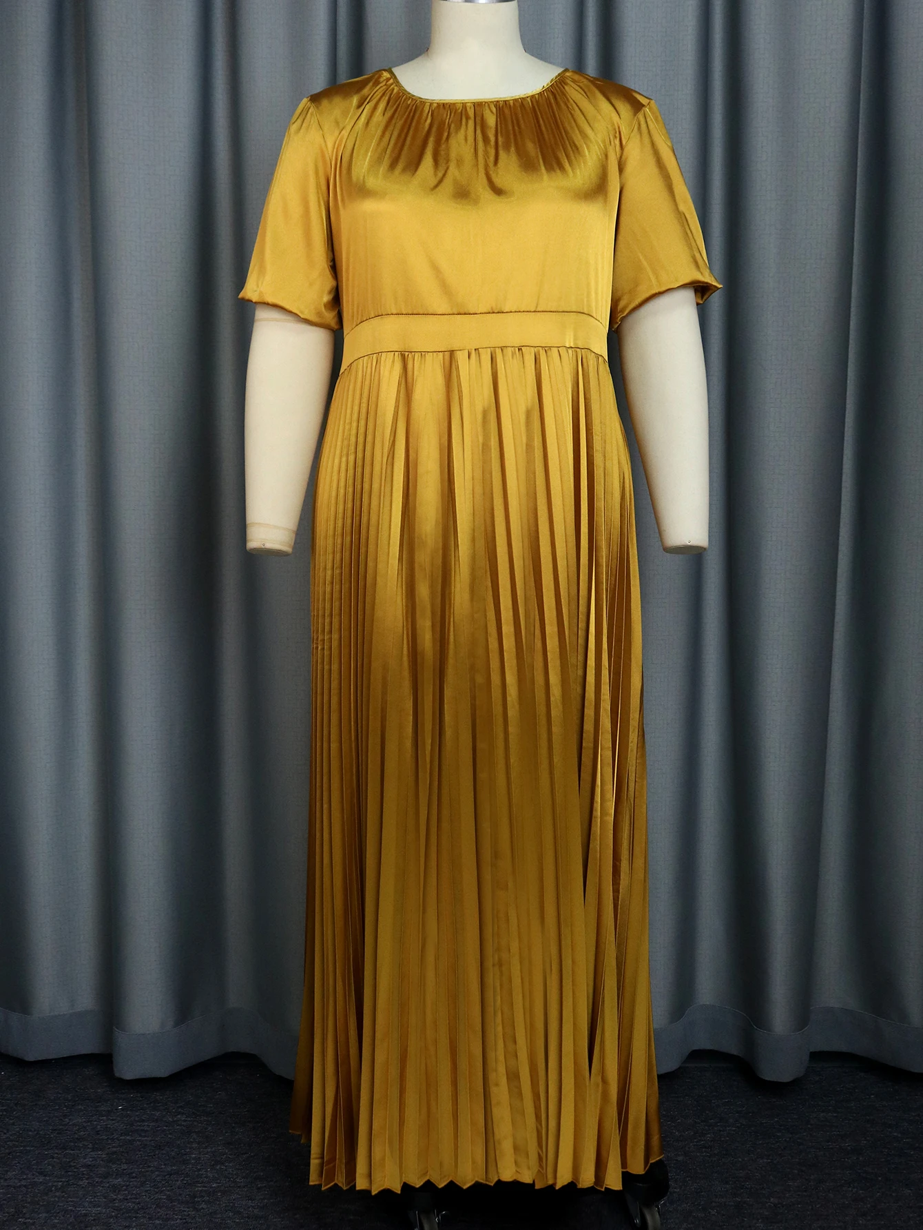 Платье женское Плиссированное ТРАПЕЦИЕВИДНОЕ с круглым вырезом и коротким