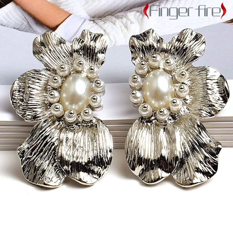 

Luxury Heavy Industry Design Metal Flower Stud Earrings Fashion Exquisite Engagement Banquet Jewelry