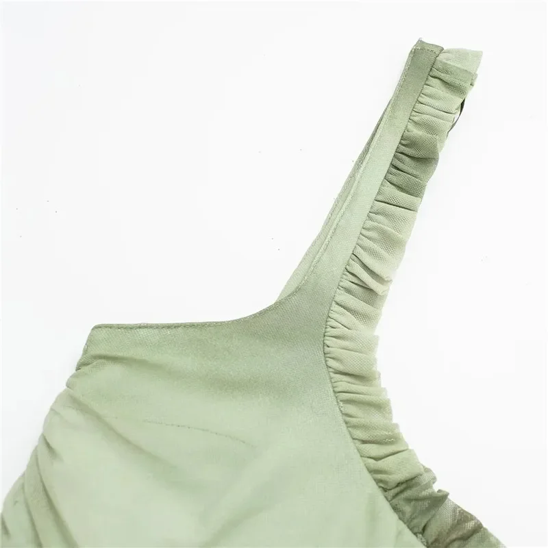 Женское платье с открытой спиной и рюшами без рукавов