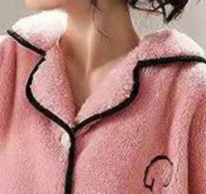 Women's Winter Two Pieces Pajama Suit Length To The Ankle Polyester Warm Comfortable Lapel Breasted Leisure Wear With No Hat