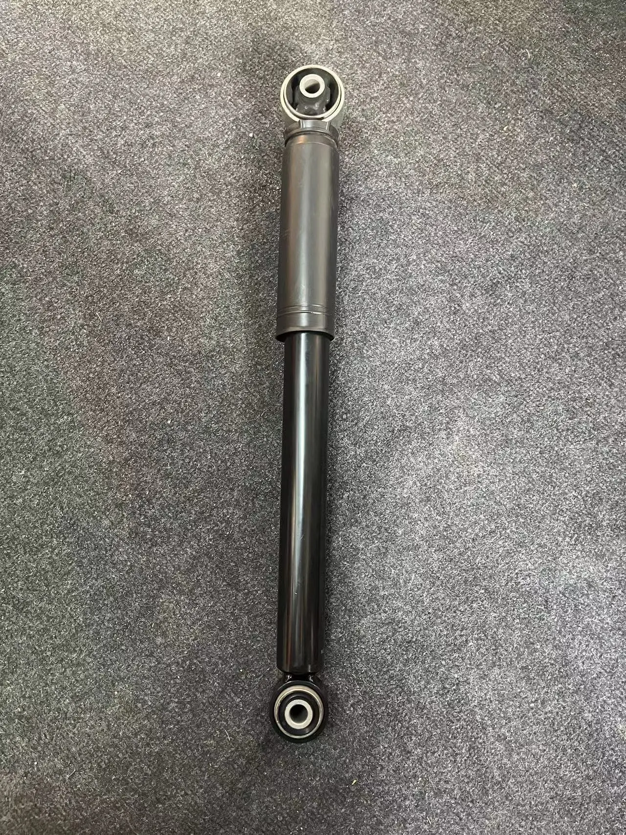 

Применимо к заднему амортизатору MG 447/448 OE: 4473263400