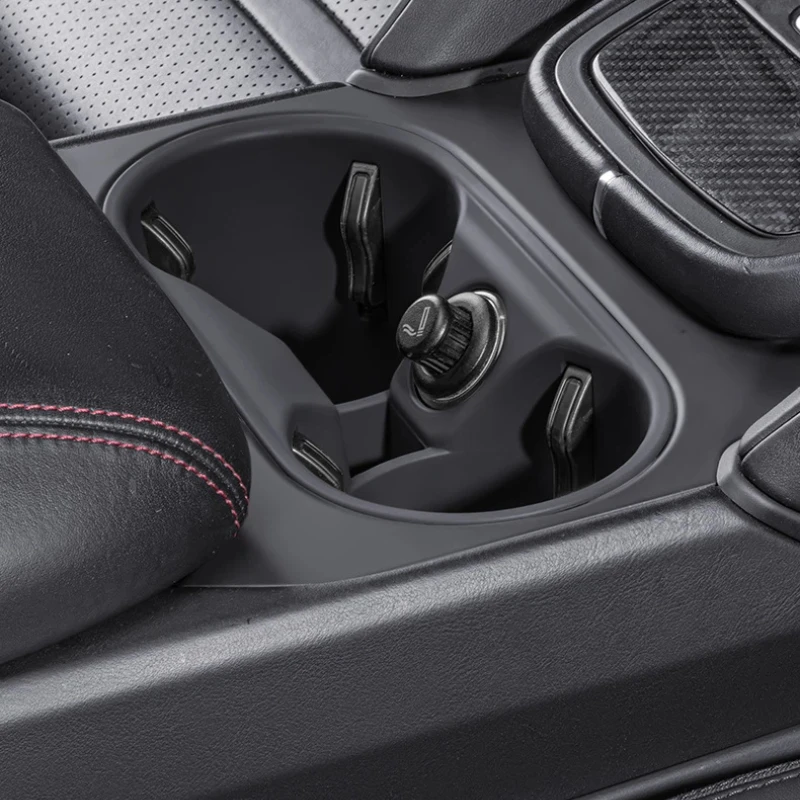 Фото Для Porsche Cayenne 18-25: Вставка-держатель для бутылок в центральной консоли, противоскользящий органайзер для напитков, автомобильные аксессуары, силиконовый автомобильный подстаканник №3
