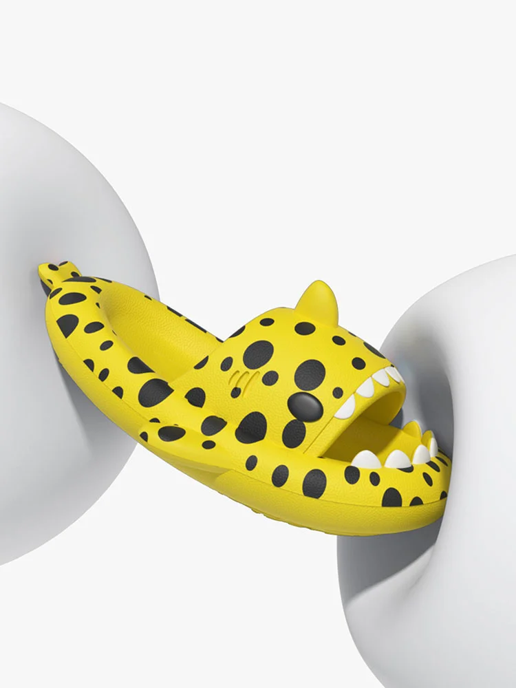 Dot Shark Couple Slippers Women 2023 Summer Indoor Thick Sole Anti Slip Slipper Antibacterial Man Sandals Flip Flops