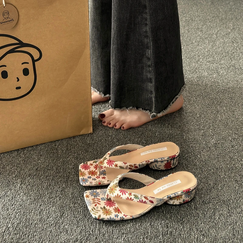 

Шлепанцы женские с открытым носком, элегантные сандалии с принтом, низкий каблук, квадратный носок, Повседневные Удобные Пляжные Тапочки для отдыха, лето 2023