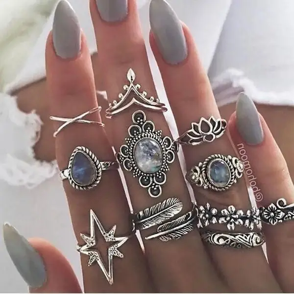 

11Pcs/Set Retro Sapphire Flowers Finger Ring Set Boho Crown Star Carved Joint Knuckle Rings Women J Engagement Rings for Women