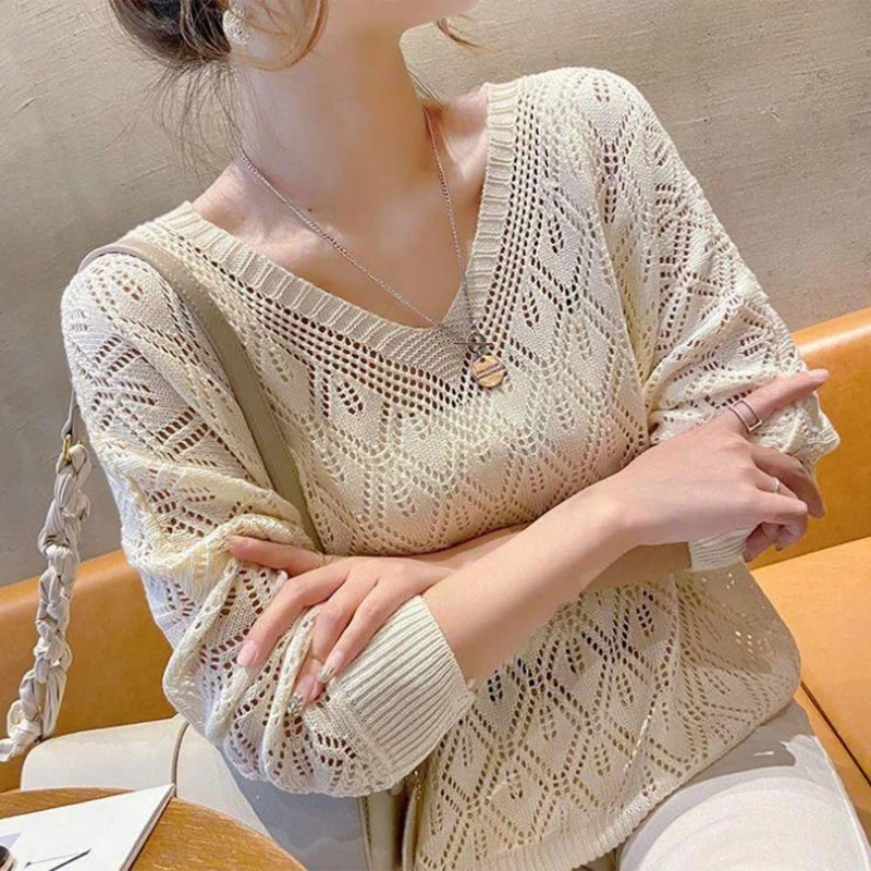 

L5YA Women Autumn Batwing Sleeve Hollow Knit Solid Color V-Neck Sweater Top Shrug
