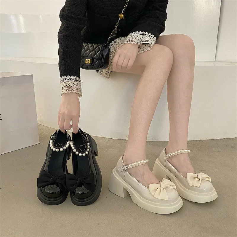 Туфли-оксфорды женские на платформе украшенные жемчугом Кожаные сабо