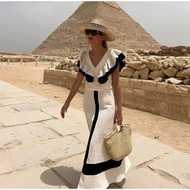 Женский летний костюм без рукавов элегантный из двух предметов с оборками и